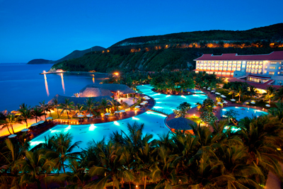 Vinpearl Resort Nha Trang lung linh về đêm 