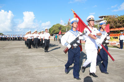 Diễu binh trong lễ tưởng niệm.