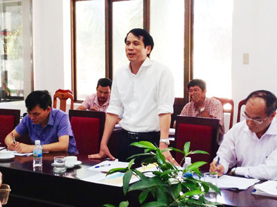 Thứ trưởng Bộ Giáo dục và Đào tạo Phạm Mạnh Hùng phát biểu tại buổi làm việc. 