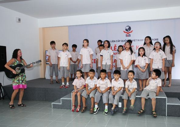 Các tiết mục biểu diễn văn nghệ đặc sắc của các em học sinh Trường SVIS tại Nha Trang