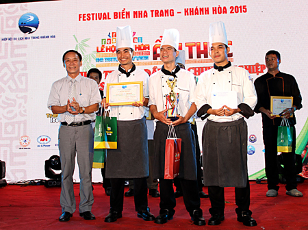 Đội thi của khách sạn InterContinental đã xuất sắc đạt giải nhất cuộc thi.