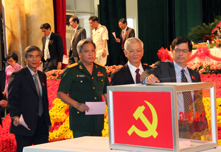 Ông Nguyễn Tấn Tuân – Phó Bí thư thường trực Tỉnh ủy, Trưởng Đoàn Đại biểu quốc hội tỉnh 