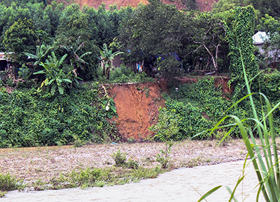 Sạt lở một số khu vực ven bờ sông Tranh đoạn chảy qua Sơn Thái
