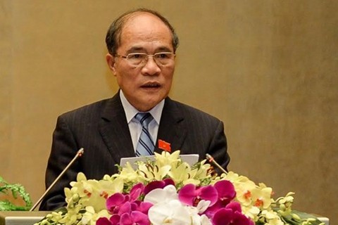 Chủ tịch Quốc hội Nguyễn Sinh Hùng trình bày báo cáo tổng kết nhiệm kỳ khóa XIII của Quốc hội.