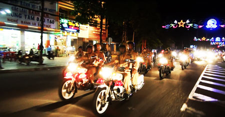 Công an TP. Nha Trang tuần tra, kiểm soát đảm bảo an toàn giao thông  tại các tuyến đường trọng điểm