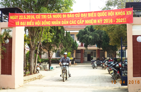 Băng rôn tuyên truyền ngày bầu cử tại xã Sơn Bình