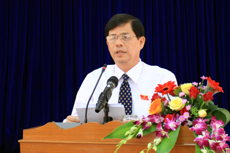 Nguyễn Tấn Tuân – Phó Bí thư Thường trực Tỉnh ủy, Chủ tịch HĐND tỉnh khóa VI phát biểu nhận nhiệm vụ.