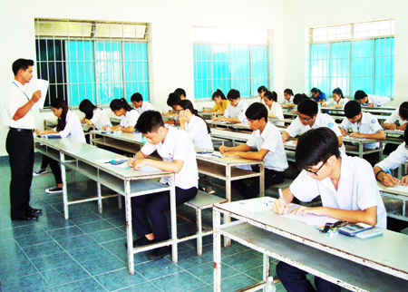 Các thí sinh tại điểm thi Trường Đại học Nha Trang