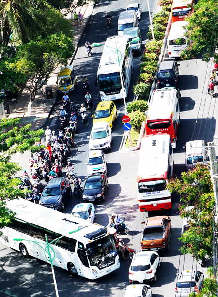Tình trạng ùn tắc giao thông nghiêm trọng nhất thường xảy ra ở đoạn 86 - 100 Trần Phú 