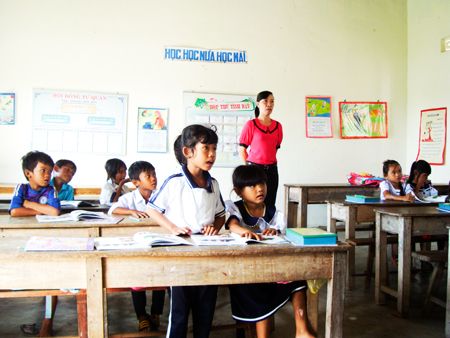 ạy tập nói tiếng Việt cho trẻ em dân tộc thiểu số trước khi vào lớp 1  tại Trường Tiểu học Ninh Tây