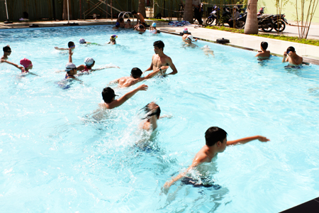 Dạy bơi phòng, chống tai nạn đuối nước ở TP. Nha Trang