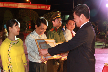 Tập thể Báo Khánh Hòa vinh dự được tặng bằng khen của Thủ tướng Chính phủ
