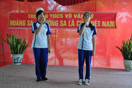 Đến Khu du lịch Dốc Lết (thị xã Ninh Hòa), các học sinh cùng tham gia các phần thi nội dung về lịch sử, truyền thống của dân tộc