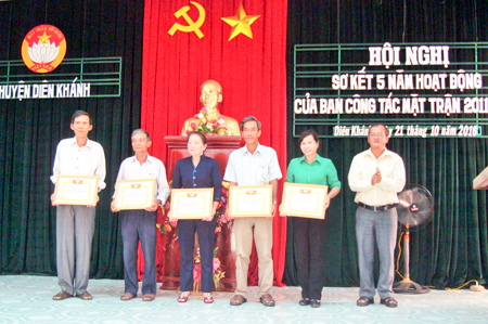 Huyện Diên Khánh khen thưởng các ban công tác Mặt trận tiêu biểu