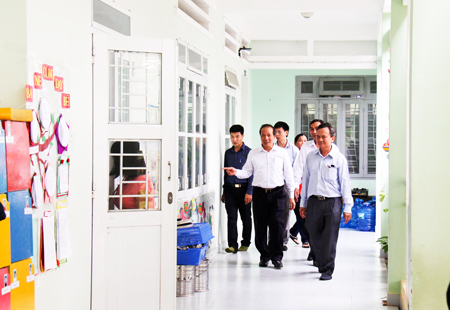 Đoàn công tác của Bộ Công Thương kiểm tra thực tế tại Trường Mầm non Ninh Quang