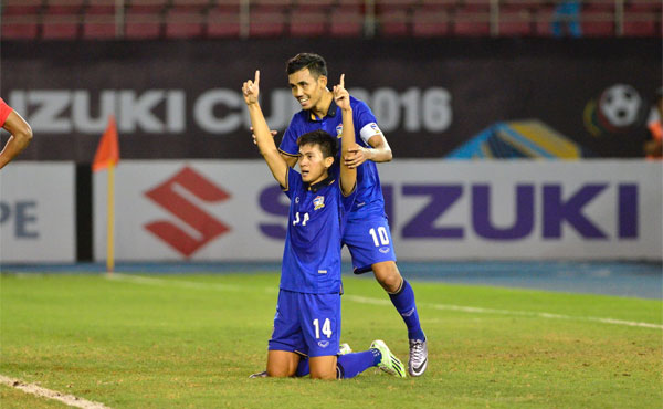 Sarawut mang về bàn thắng quý giá, giúp Thái Lan giành vé đi tiếp. Ảnh: Twitter/AFF Suzuki Cup.