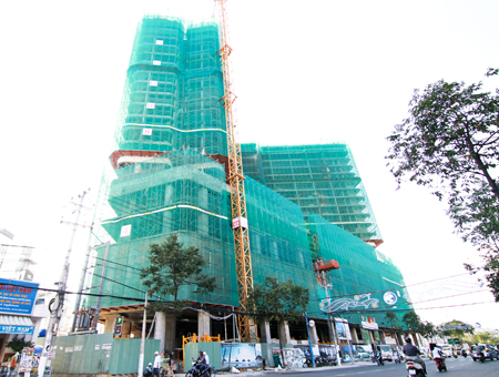 Dự án Vinpearl Condotel Nha Trang (đường Lê Thánh Tôn) đang được xây dựng