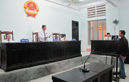 Hội đồng xét xử tuyên án   