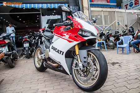 Siêu môtô Ducati 1299 Panigale S phiên bản Anniversario giới hạn chỉ 500 chiếc được sản xuất và phân phối trên toàn thế giới chính thức 