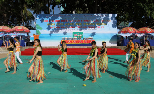Dancing item performed before competitions.