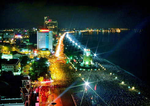 Nha Trang City sparkles during Sea Festival.