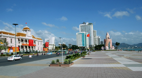 Tp. Nha Trang - Trung tâm chính trị, kinh tế, văn hóa của tỉnh Khánh Hòa.