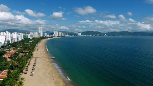 Nha Trang Bay is like a charming blue sea as viewed from above.