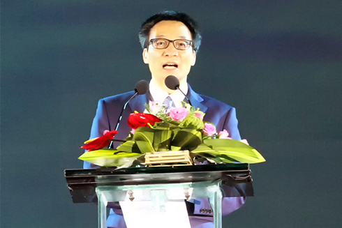 Deputy Prime Minister Vu Duc Dam delivering speech at opening ceremony of 2017 Sea Festival.