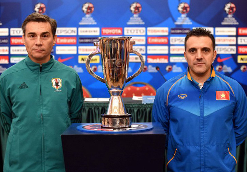 Ông Miguel Rodrigo (trái) là bại tướng của HLV Bruno Formoso tại tứ kết giải châu Á 2015, khiến Nhật Bản mất vé dự World Cup. Hiện tại, ông Bruno đang dẫn dắt tuyển futsal Nhật Bản. Ảnh: AFC.