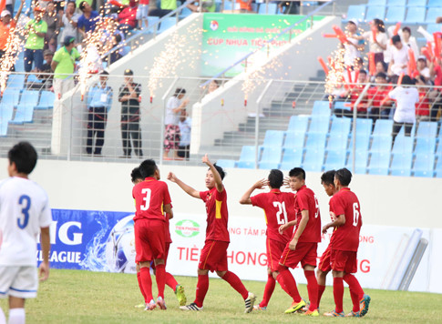 U15 Việt Nam thắng đậm trận mở màn giải U15 quốc tế 2017 .