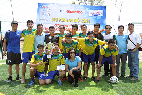  Đội bóng Vietcombank Chi nhánh Nha Trang đạt chức vô địch.