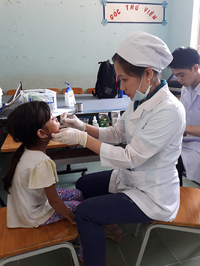 Khám răng cho trẻ em ở xã Khánh Hiệp