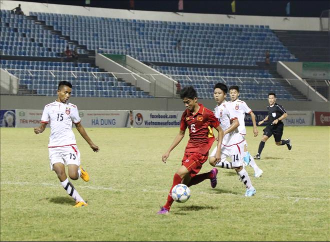 U15 Việt Nam bế tắc trong việc sút tung lưới U15 Myanmar.