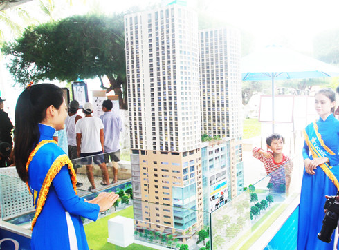 Một dự án căn hộ du lịch tổ chức quảng bá sản phẩm tại công viên bờ biển đường Trần Phú