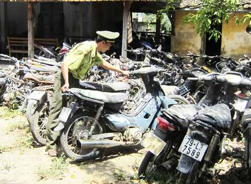 Nhiều phương tiện độ chế dùng để vận chuyển lâm sản trái phép bị lực lượng kiểm lâm Ninh Hòa bắt giữ