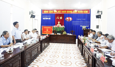 Đoàn kiểm tra của Ban Thường vụ Tỉnh ủy về thực hiện Chỉ thị số 05 của Bộ Chính trị gắn với thực hiện Nghị quyết Trung ương 4 (khóa XII) do đồng chí Hồ Văn Mừng làm Trưởng đoàn kiểm tra tại Thị ủy Ninh Hòa