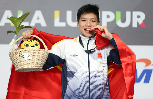 Kim Sơn đoạt HC đồng ngay lần đầu dự SEA Games và là VĐV bơi Việt Nam trẻ nhất đạt được vinh dự này. Ảnh: Đức Đồng.