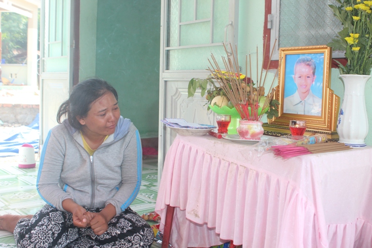 Nỗi buồn của chị Bo Thị Thảo khi mất đi đứa con của mình.