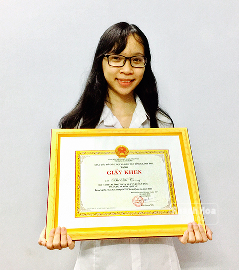 Em Bùi Hà Trang đạt giải 3 môn Lịch sử  trong Kỳ thi HS giỏi quốc gia năm học 2016-2017