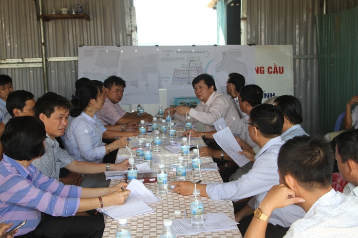 Đoàn kiểm tra làm việc với lãnh đạo Công ty Yến sào Khánh Hòa về tiến độ dự án CCN Sông Cầu