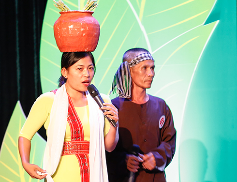 Đội Ninh Thuận gửi gắm đến hội thi những nét đặc trưng nhất của mảnh đất quê hương mình.