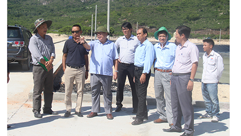 Lãnh đạo UBND tỉnh Khánh Hòa kiểm tra thực tế việc xây dựng cơ sở hạ tầng của dự án