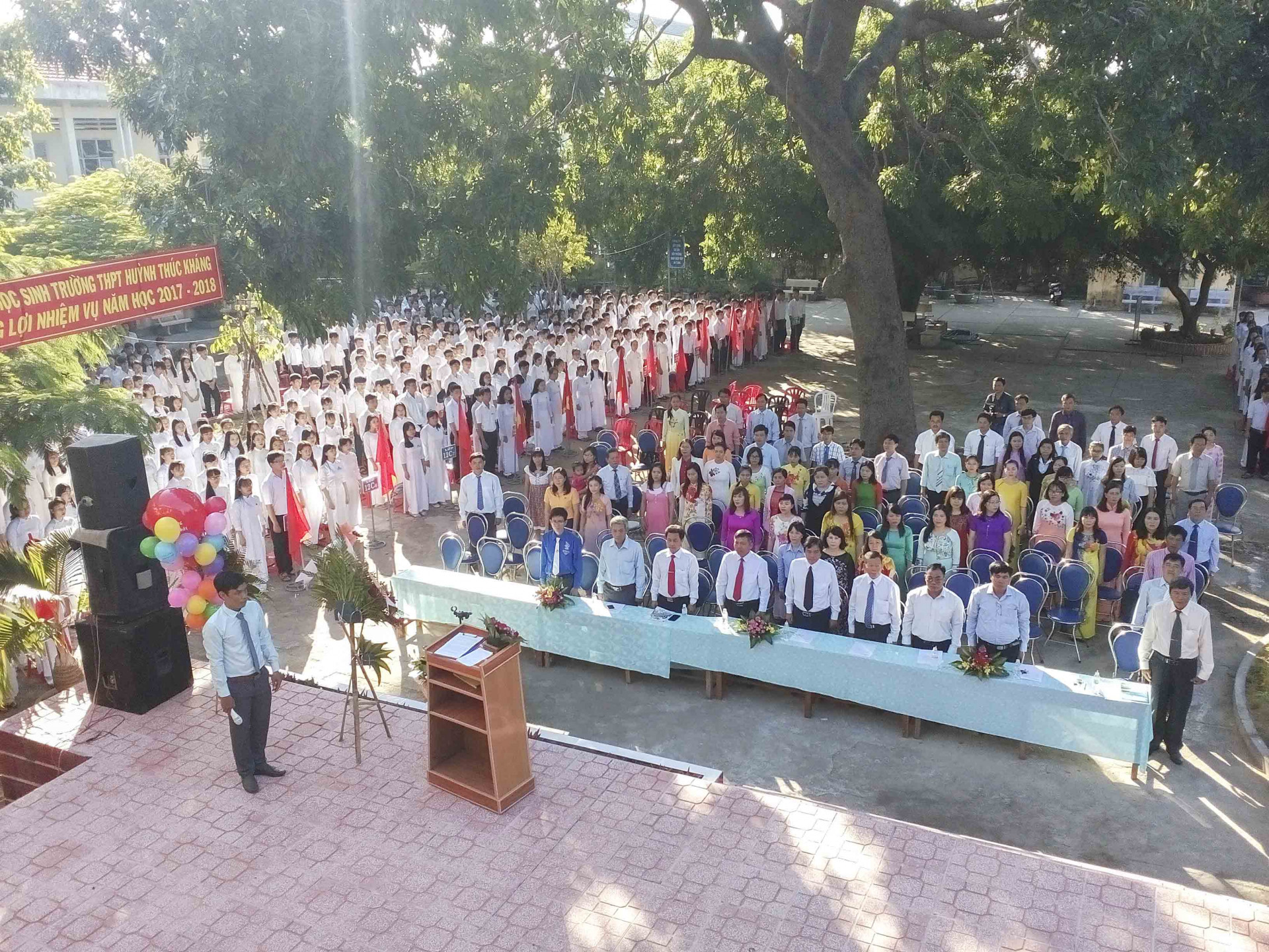 Lễ khai giảng ở trường THPT Huỳnh Thúc Kháng