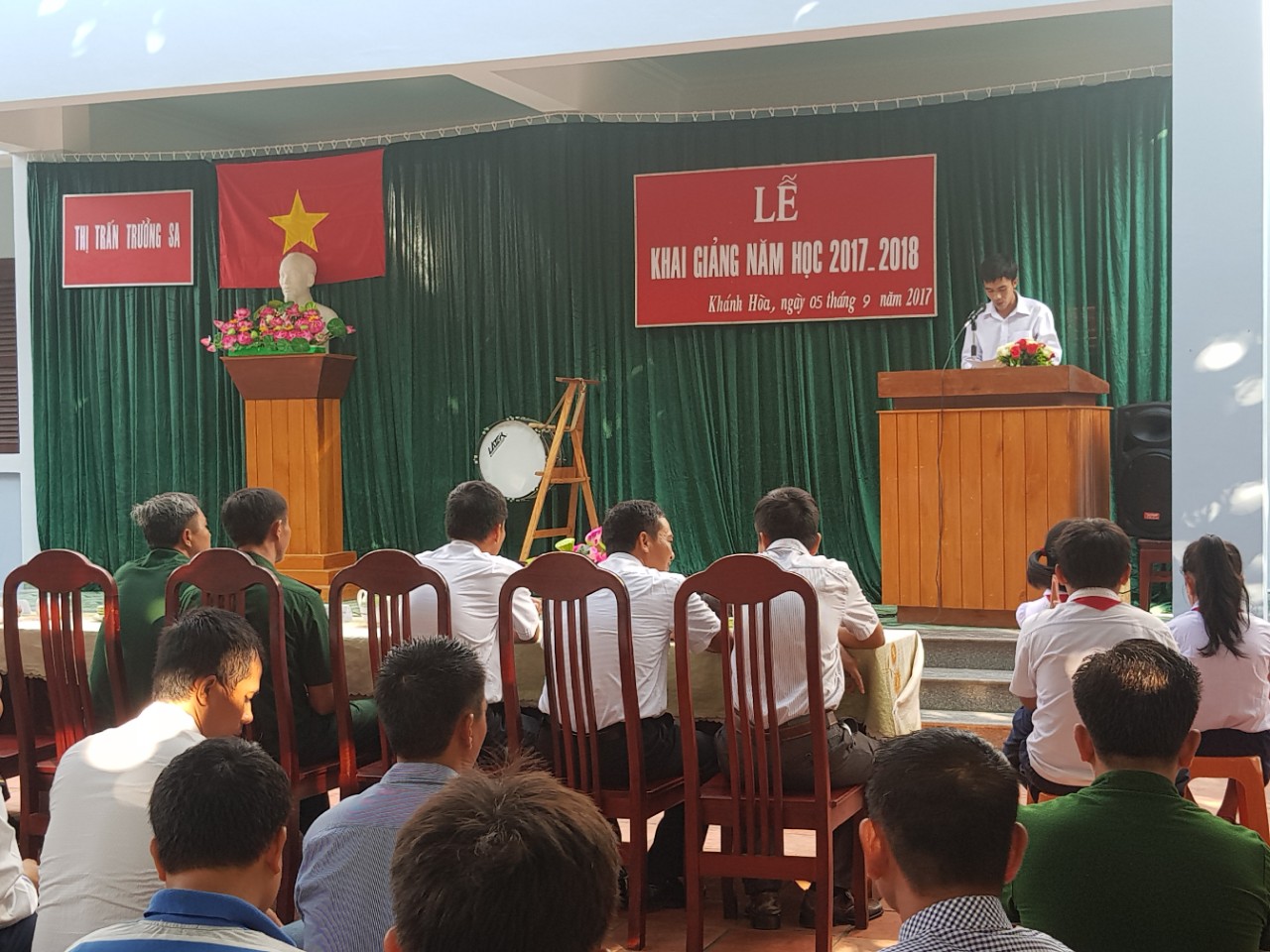 Quang cảnh lễ khai giảng năm học mới ở thị trấn Trường Sa