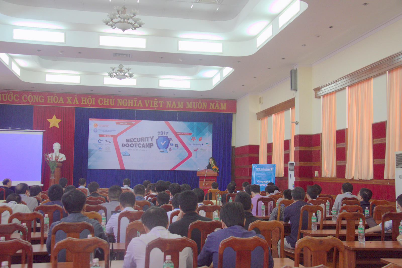 Quang cảnh hội thảo tại Trung tâm Hội nghị tỉnh 46 Trần Phú, Nha Trang
