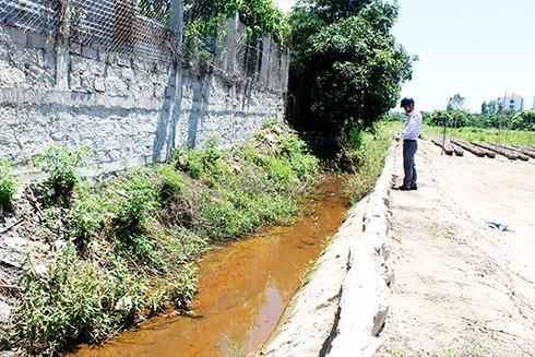Hệ thống mương thoát nước phần hạ lưu (tổ dân phố Bãi Giếng Trung, thị trấn Cam Đức) đã được gia cố