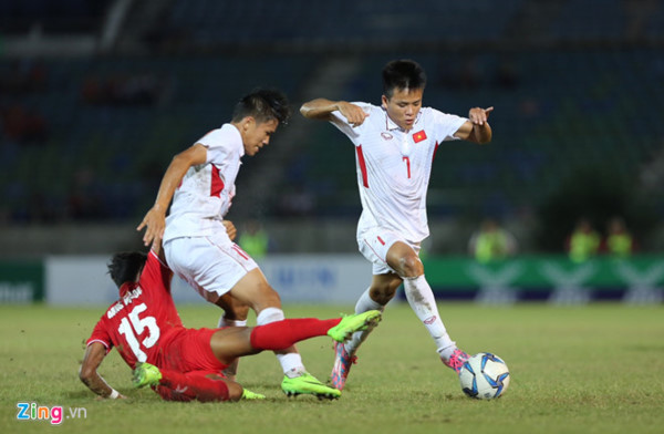 U18 Việt Nam chỉ mất 51 giây để mở tỷ số trước U18 Myanmar. (Ảnh: Zing)