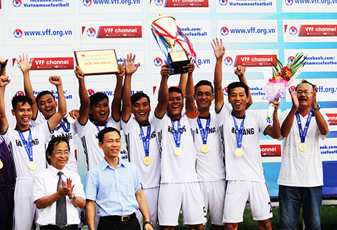 Đội bóng Đà Nẵng đoạt chức vô địch giải năm nay