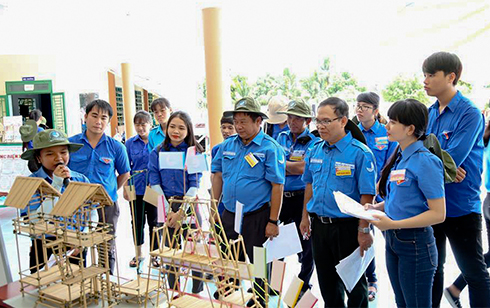 Hoạt động tại Liên hoan các chi hội hoạt động tốt vừa được tổ chức tại huyện Cam Lâm.