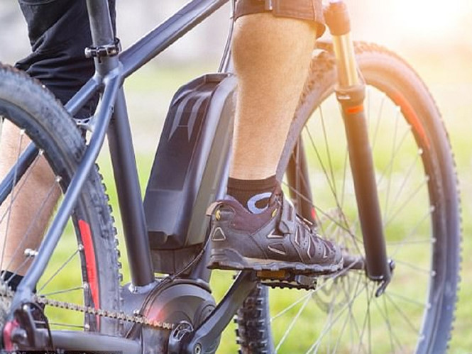 Đạp xe là hình thức tập luyện giảm cân hiệu quả SHUTTTERSTOCK